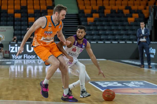 人强势夹击 人强势夹击