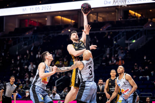 其后参与综 其后参与综